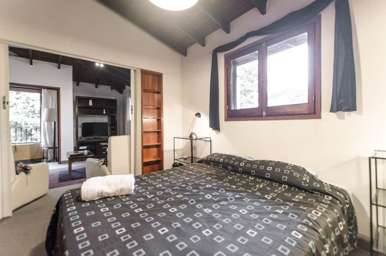 Bedroom, Bright Studio surrounded by trees, Asunción