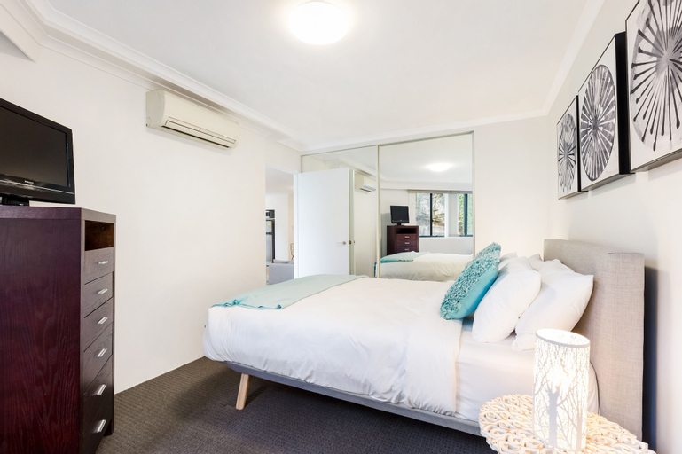 Bedroom 2, Inner City Retreat in Pyrmont 1 Bdrm, Sydney
