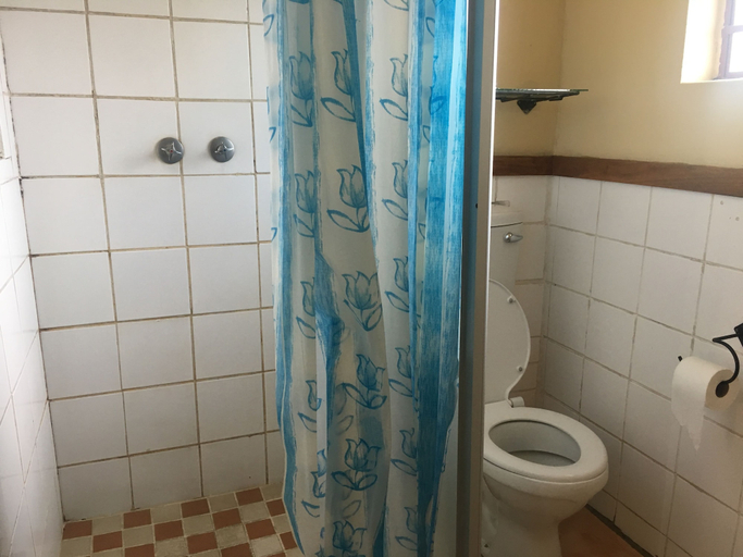 Bathroom 3, Laphroiag Luxury Chalets, Ngamiland East