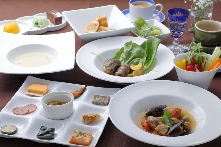 Food & Drinks 5, Guest House Bern, Chino