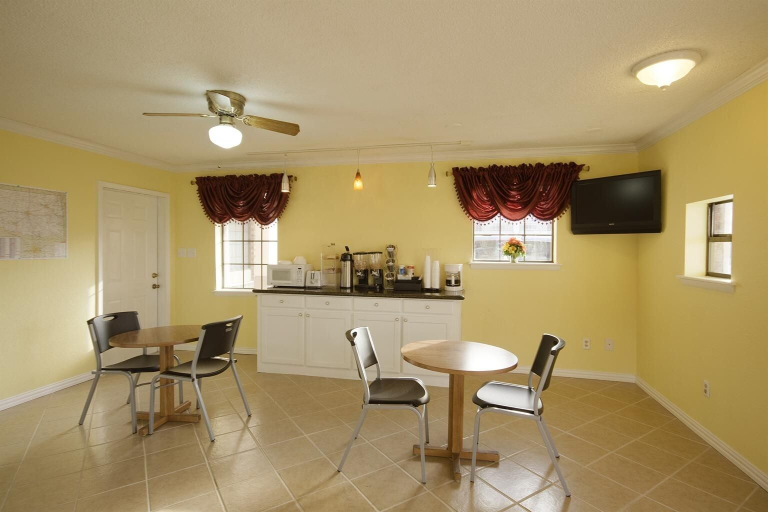 Others 3, Americas Best Value Inn Pryor, Mayes