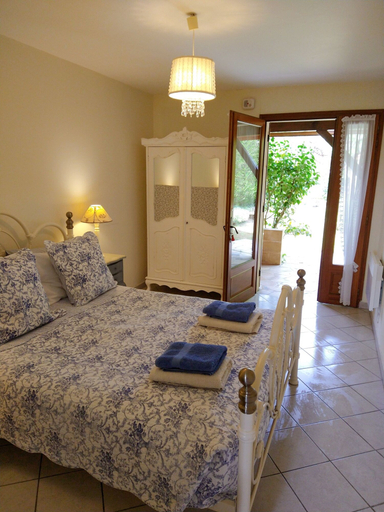 Bedroom 4, La Colline Chambres d'hôtes, Dordogne