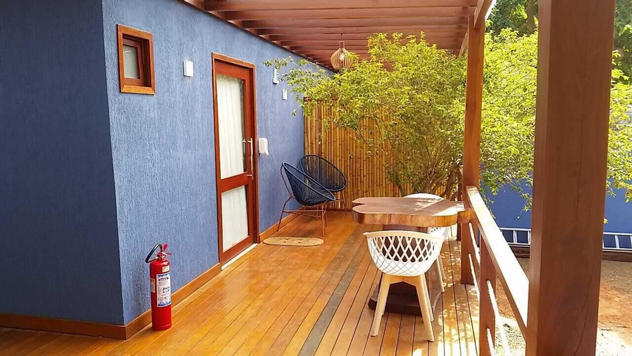 Exterior & Views 9