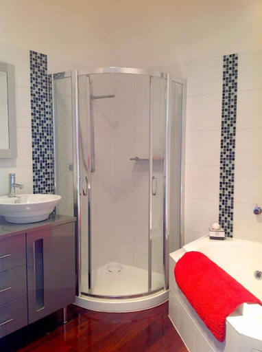 Bathroom 4, Waterloo Cottage, Hobart