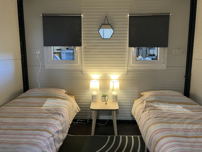 Bedroom 3, StayLets Village & Caboose Town - CF23, Gloucestershire