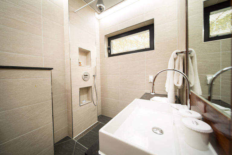 Bathroom 4, Libentia Hotel & Pool Villa, Jeju
