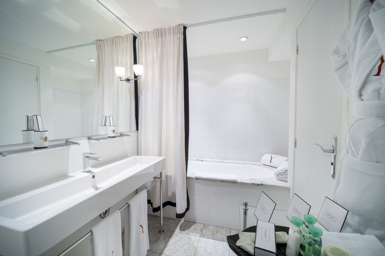 Bathroom 5, Hôtel Le Y Saint-Tropez, Var