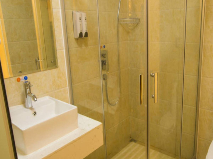 Bathroom 4, 7 Days Inn Ya'an Langqiao Pedestrian Street Center, Ya'an