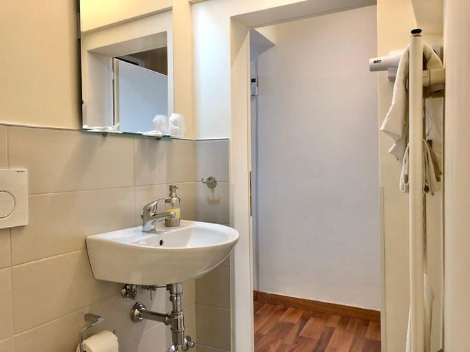 Bathroom 5, Mavitur Rooms, Perugia