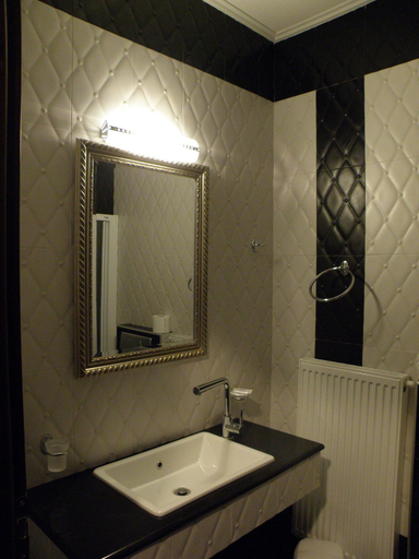 Bathroom 4, Iridanos, Thessaly