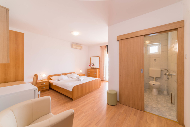 Bedroom 2, Captain's Club, Lopar/Supetarska Draga