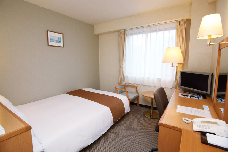 Bedroom 3, Toyooka Sky Hotel, Toyooka