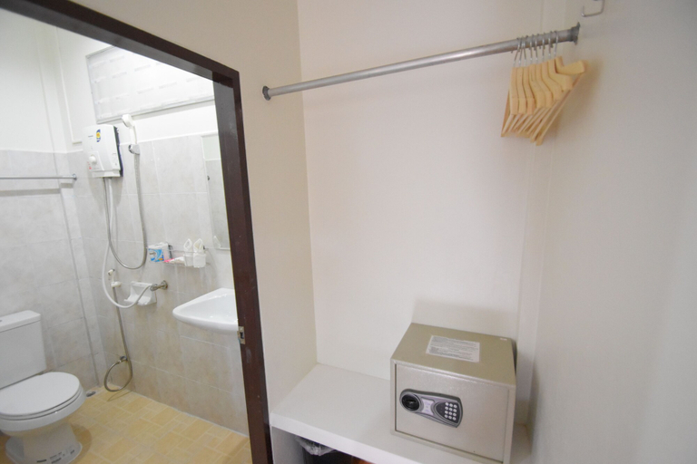 Bathroom 4, Simple Life Cliff View Resort, Ko Phangan