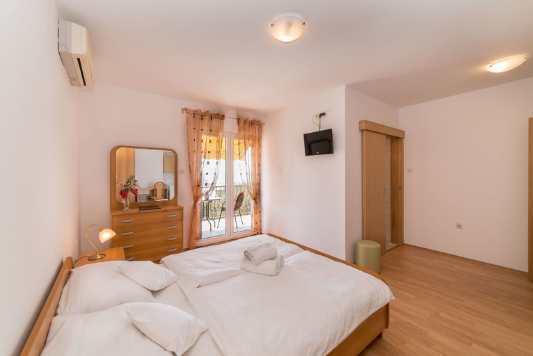 Bedroom 2, Captain's Club, Lopar/Supetarska Draga