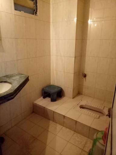 Bathroom 3, Hotel Suprabatha, Bangalore