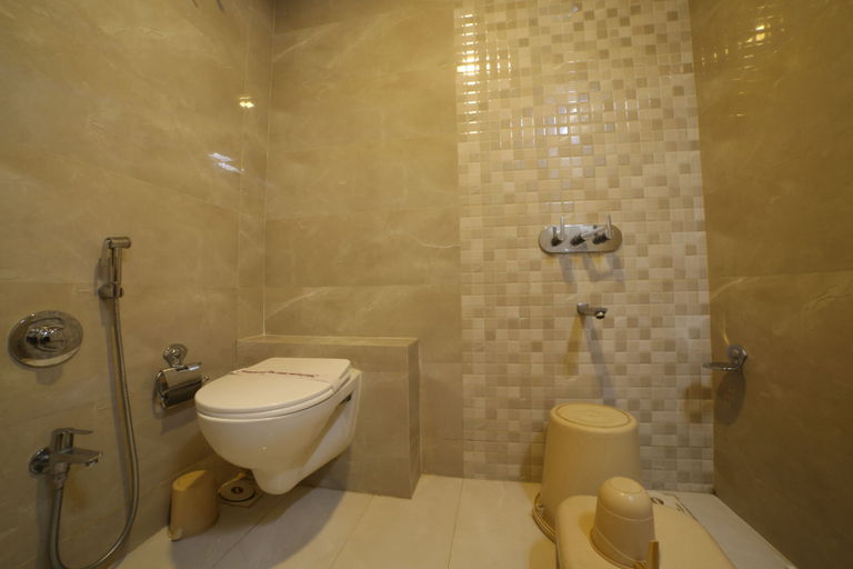 Bathroom, Hotel Grandpragati, Surat