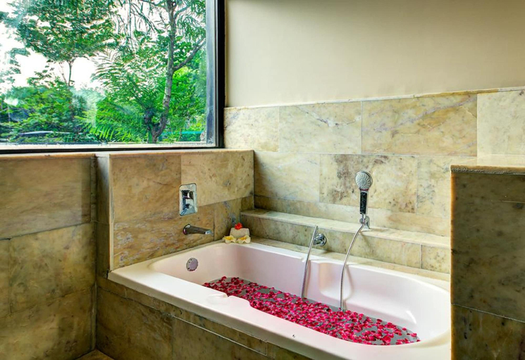Bathroom 4, Samskara Resort & Spa Jaipur, Jaipur