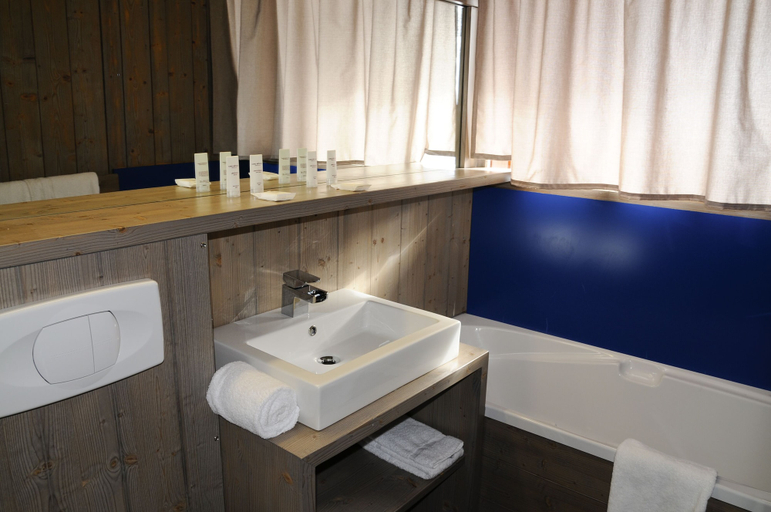 Bathroom 3, Arcadien Hôtel & Spa, Savoie