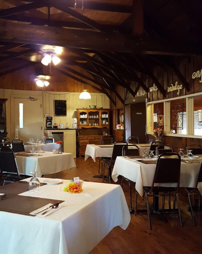 Food & Drinks 5, Red Lodge Resort, Manitoulin