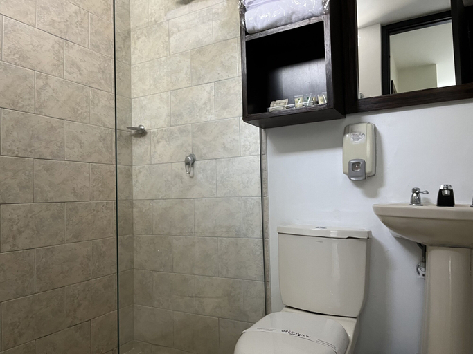Bathroom 4, Hotel Greenview Medellin, Medellín