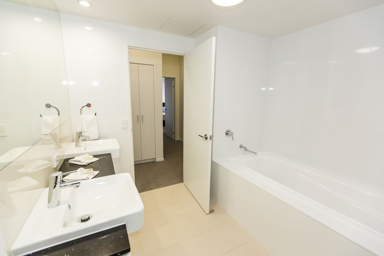 Bathroom 5, Gladstone Central Plaza, Gladstone