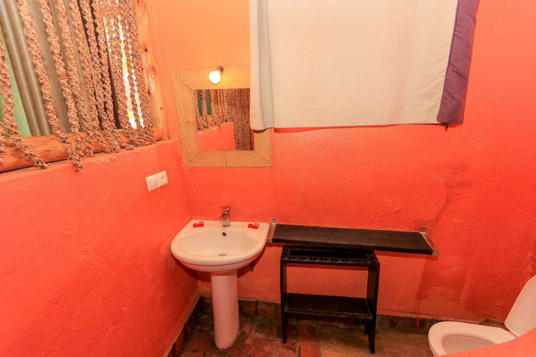 Bathroom 3, Palm Garden Lodge, Rubavu