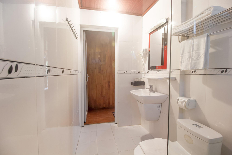 Bathroom 4, Thung Nham Resort, Hoa Lư