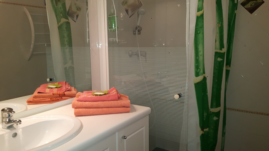 Bathroom 5, Louminai, Drôme
