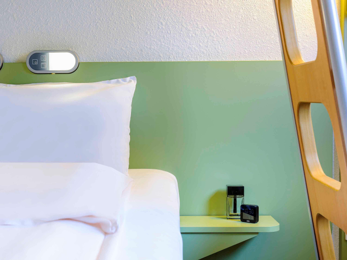Bedroom 2, B&B HOTEL Regensburg-Ost, Regensburg