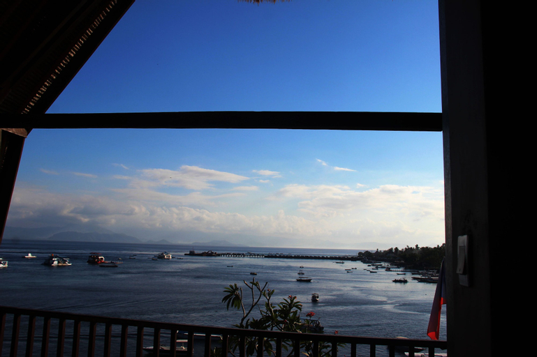 Exterior & Views 8
