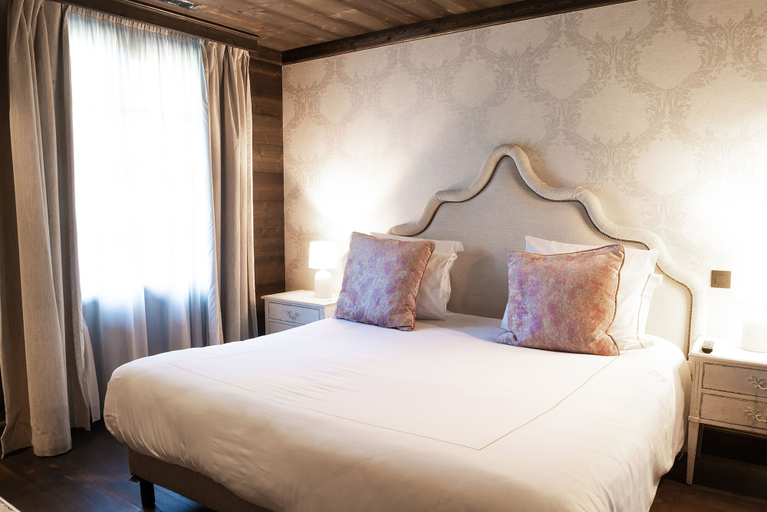Bedroom 2, Chalet Hotel le Castel, Haute-Savoie