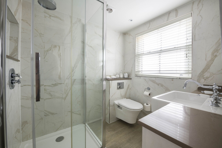 Bathroom 5, Harbour Hotel Sidmouth, Devon