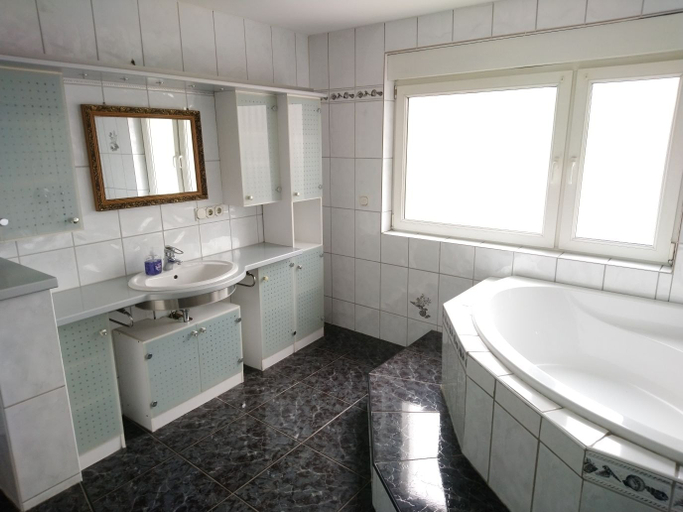 Bathroom 5, Regenbogen Ferienwohnungen, Regionalverband Saarbrücken