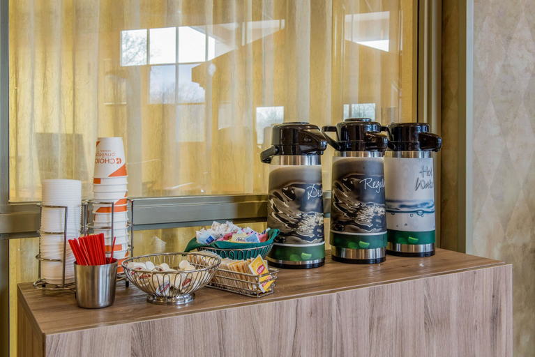 Food & Drinks 5, Quality Hotel Conference Center Cincinnati Blue Ash, Hamilton