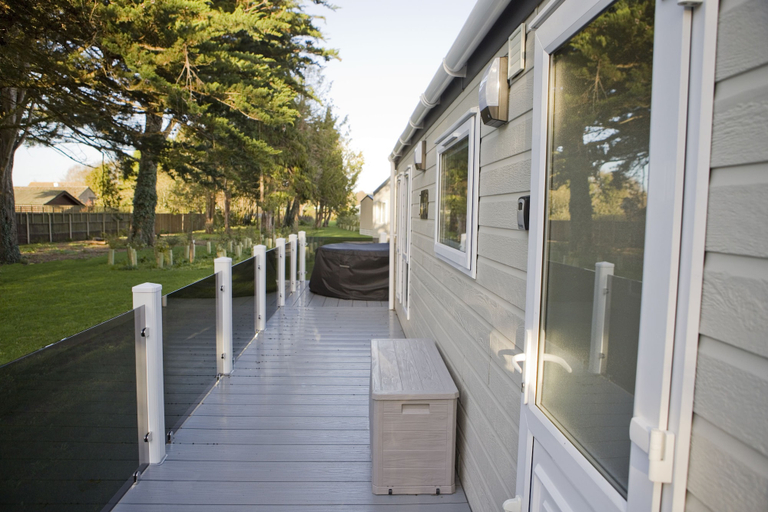 Others 2, 6 Berth Luxury Lodge in Christchurch, Dorset, Dorset