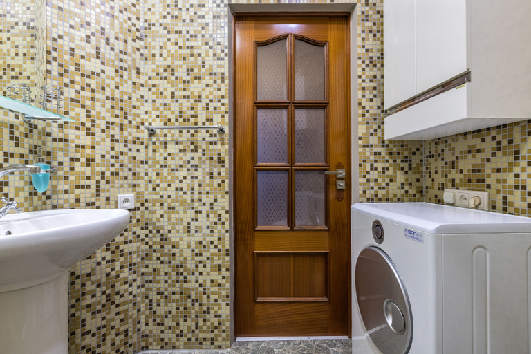 Bathroom 2, RentalSPb Gastello Apartment, Sankt-Peterburg gorsovet