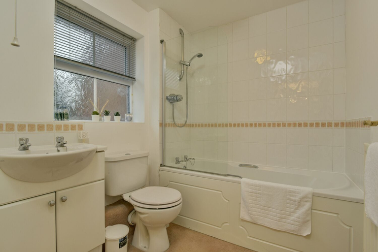 Bathroom, Karah Suites - Duke St Bridgwater, Somerset