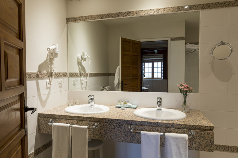 Bathroom 5, Parador De Tui, Pontevedra