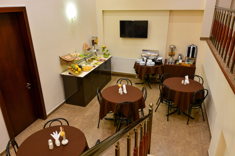Food & Drinks 5, Hotel Diamond, Tbilisi