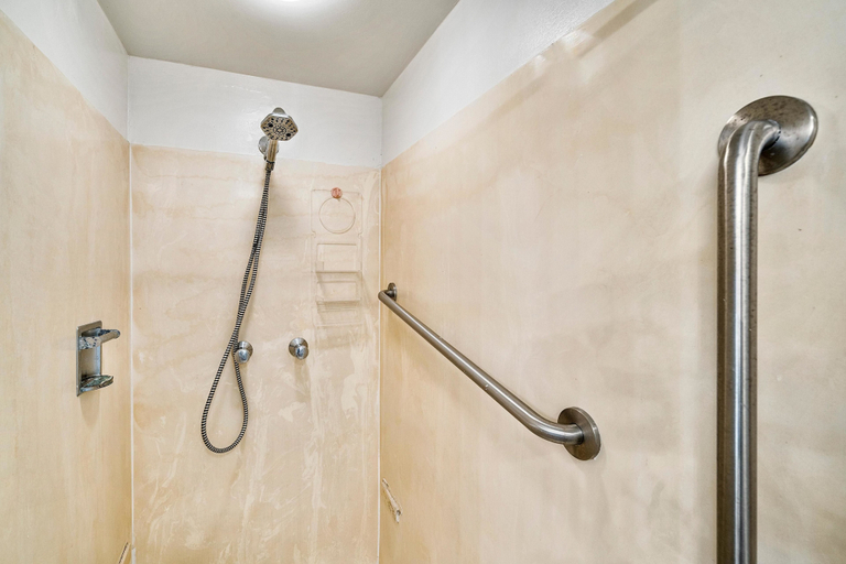 Bathroom 5, Casa De Emdeko 317, Hawaii