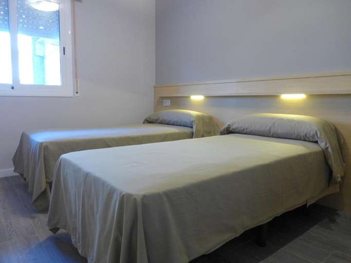 Bedroom, Rentalmar Zahara Family Suites, Tarragona