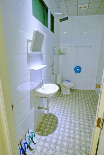 Bathroom, Mandalay Hill View Inn, Mandalay