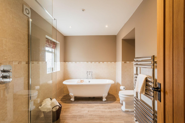 Bathroom 4, Percy Arms, Northumberland