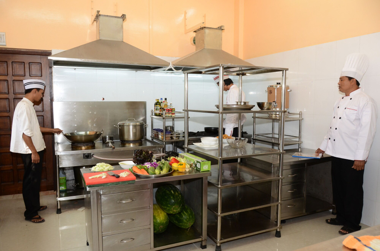 Food & Drinks 5, Reno Hotel, Yangon