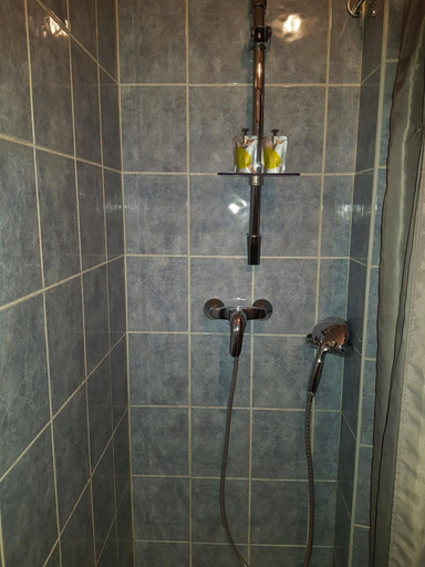Bathroom 3, Hôtel Le Saint-Hubert - Gare de Lyon Bastille, Paris