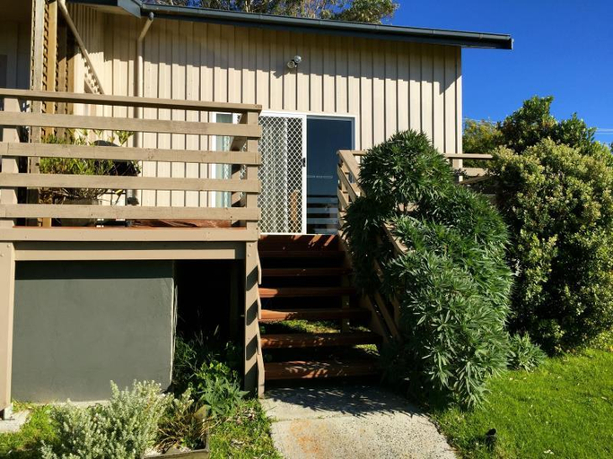 Exterior & Views 2, Beachend Bicheno Apartment, Glamorgan-Spring Bay