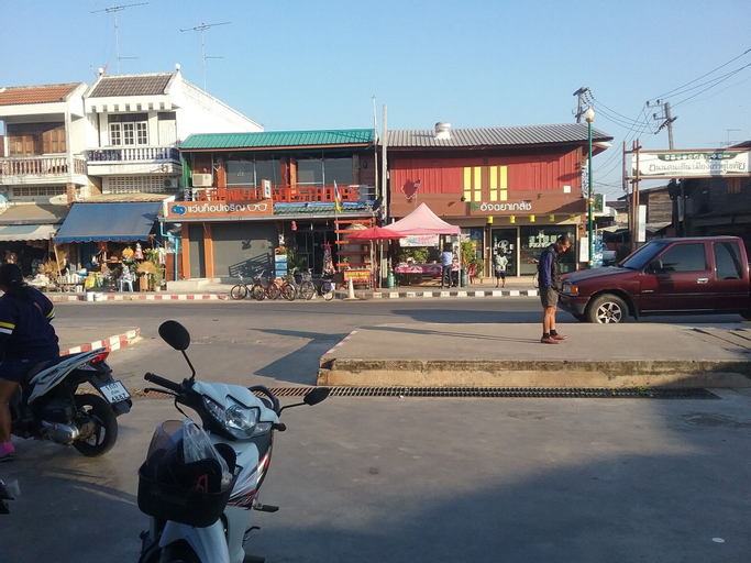 Exterior & Views 1, Arunrat GuestHouse - Hostel, Muang Sukhothai
