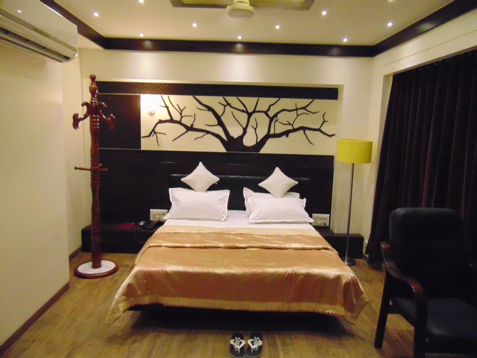 Hotel Grandpragati, Surat