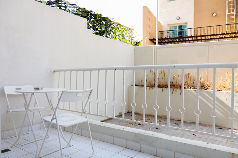 Terrace/patio, Studio Apartment in Knightbridge Court, Dubai