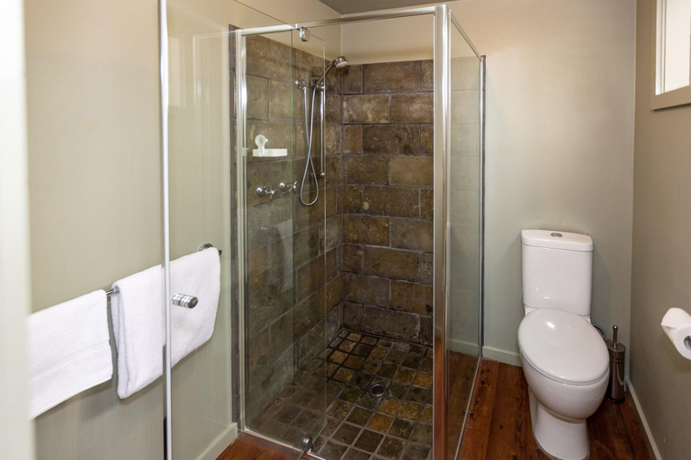Bathroom 4, Morwell Motel, Latrobe - Morwell